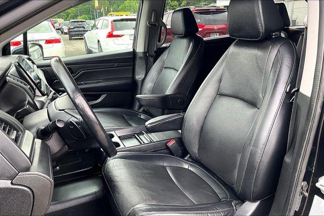 2022 Honda Odyssey - $32,000