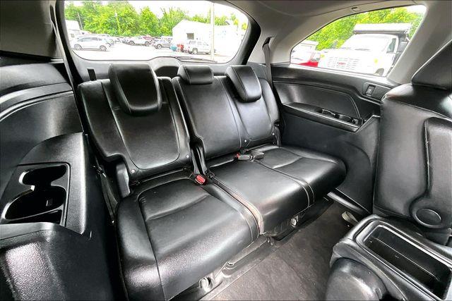 2022 Honda Odyssey - $32,000