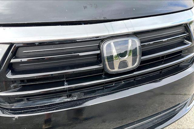2022 Honda Odyssey - $32,000