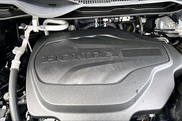 2022 Honda Odyssey - $32,000