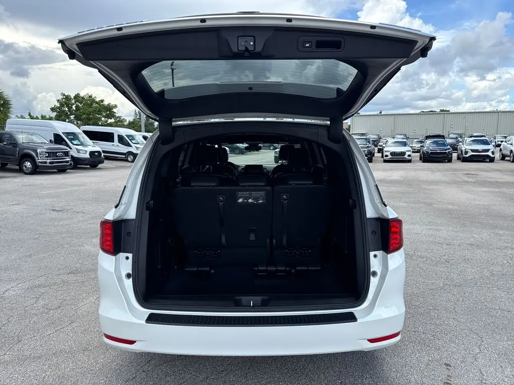 2023 Honda Odyssey - $29,900