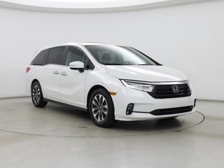 2021 Honda Odyssey with Platinum White Pearl Exterior
