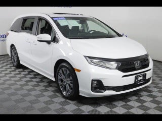2025 Honda Odyssey with Platinum White Exterior
