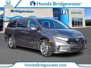 2023 Honda Odyssey with Pacific Pewter Metallic Exterior