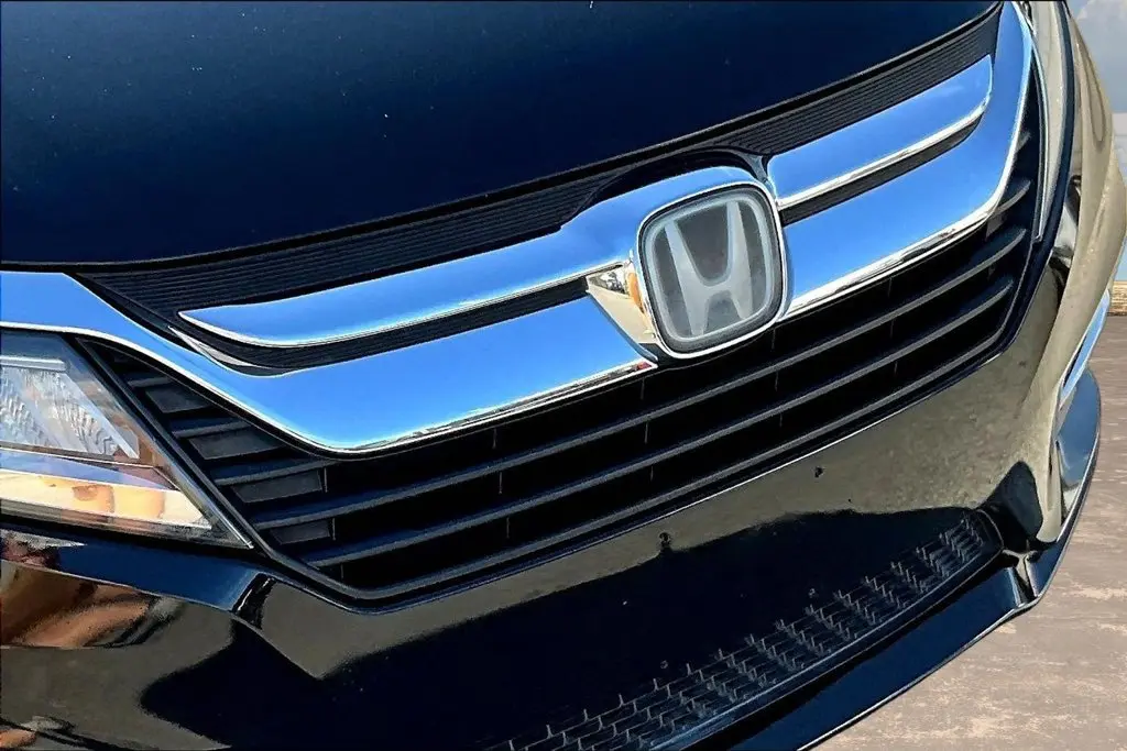 2019 Honda Odyssey - $21,989