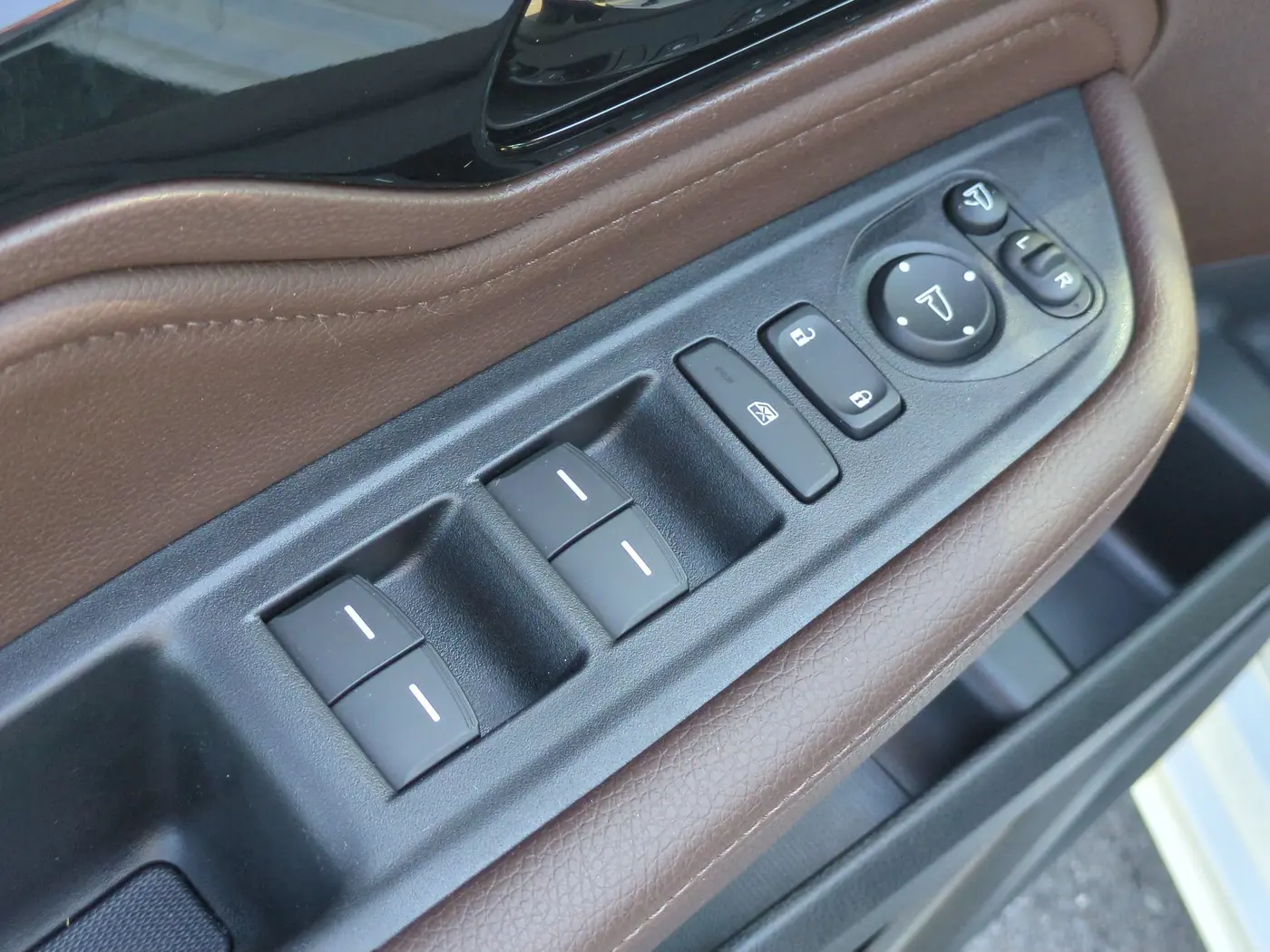 2025 Honda Odyssey - $43,995