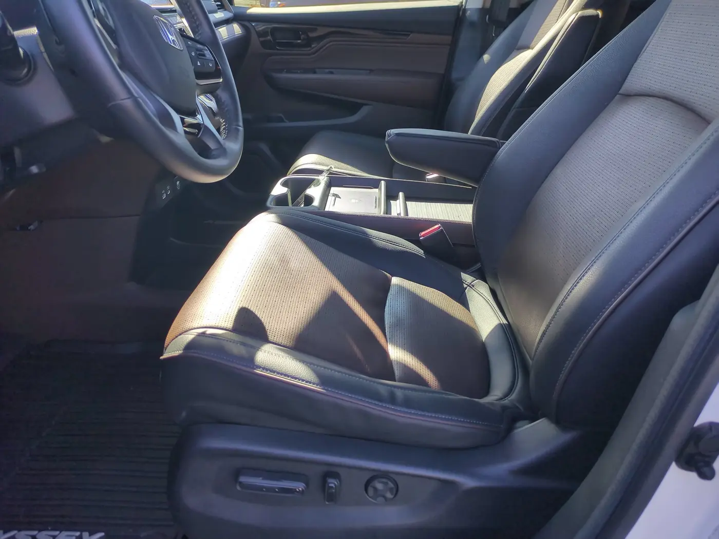 2025 Honda Odyssey - $43,995