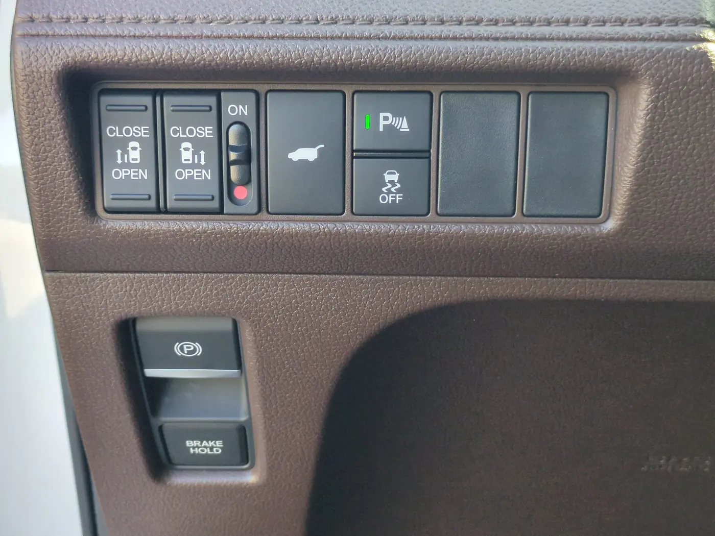 2025 Honda Odyssey - $43,995