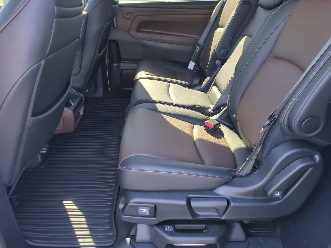 2025 Honda Odyssey - $43,995