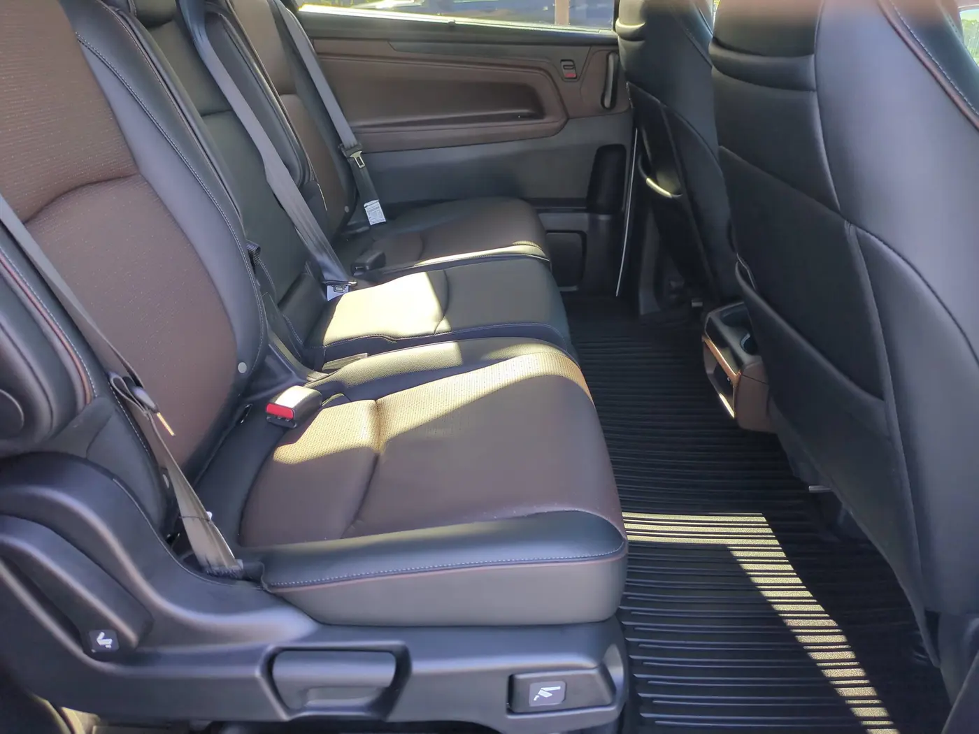 2025 Honda Odyssey - $43,995