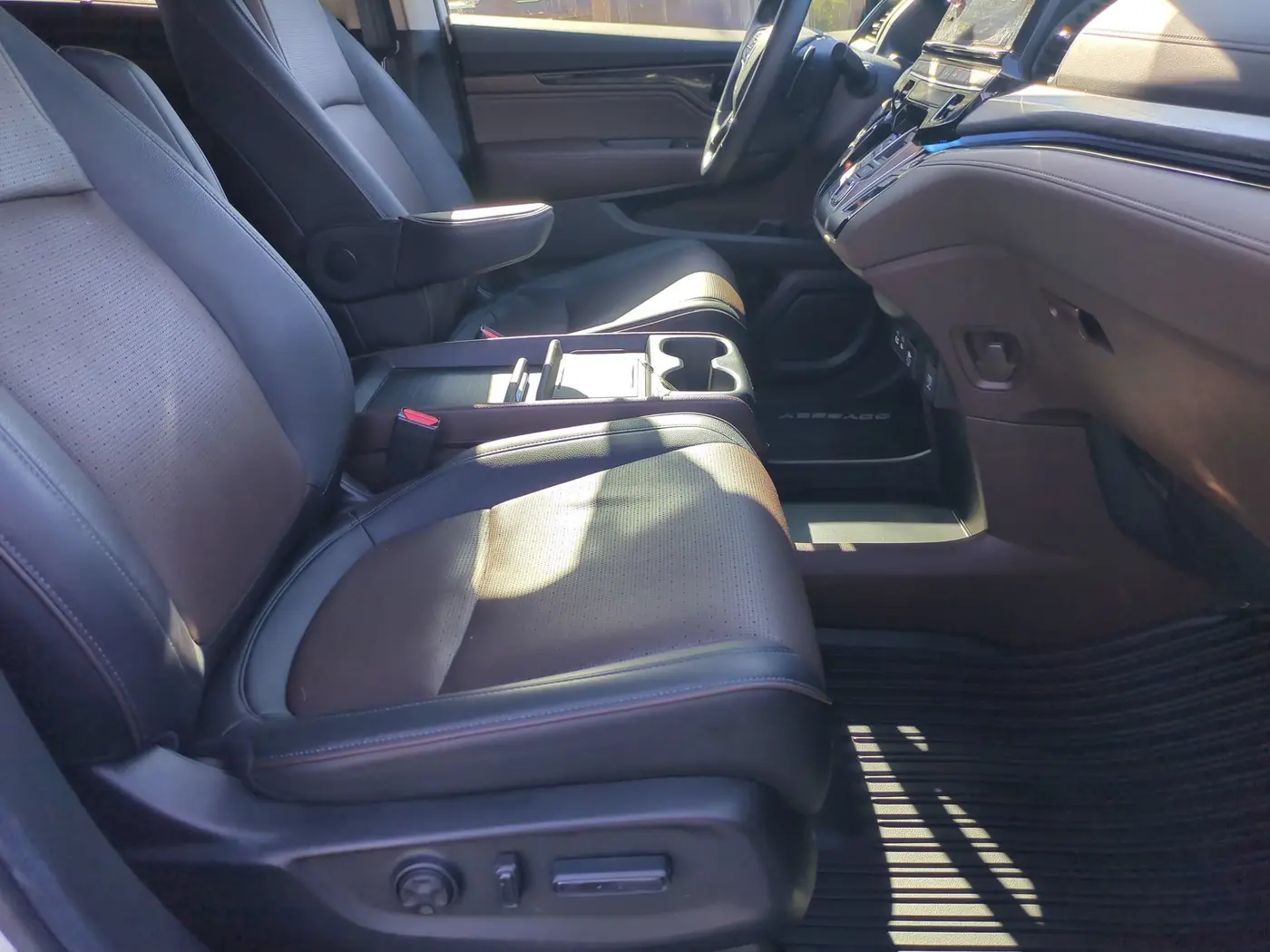 2025 Honda Odyssey - $43,995
