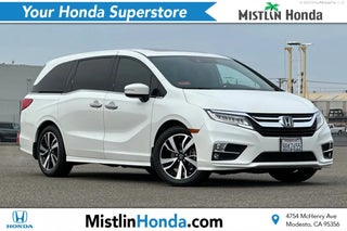 2020 Honda Odyssey with Platinum White Pearl Exterior