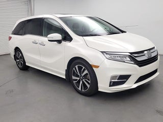 2018 Honda Odyssey with White Diamond Pearl Exterior