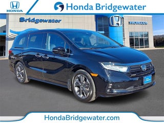 2023 Honda Odyssey with Crystal Black Pearl Exterior