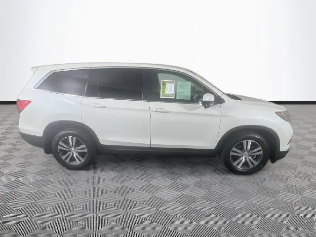 2018 Honda Pilot - $17,900