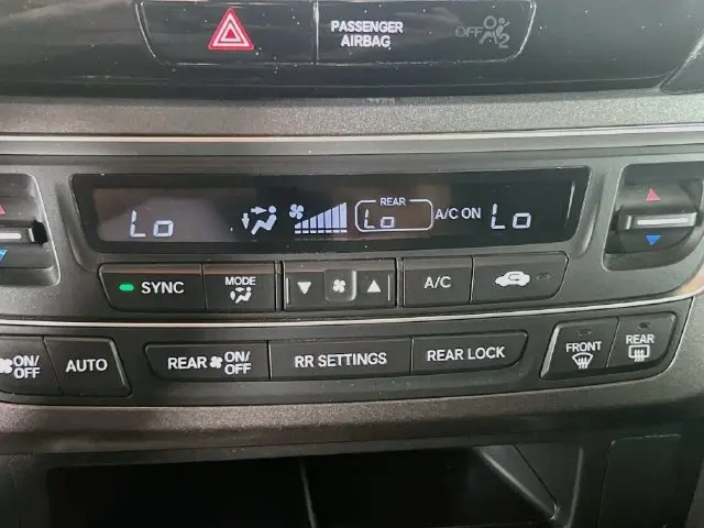 2018 Honda Pilot - $17,900