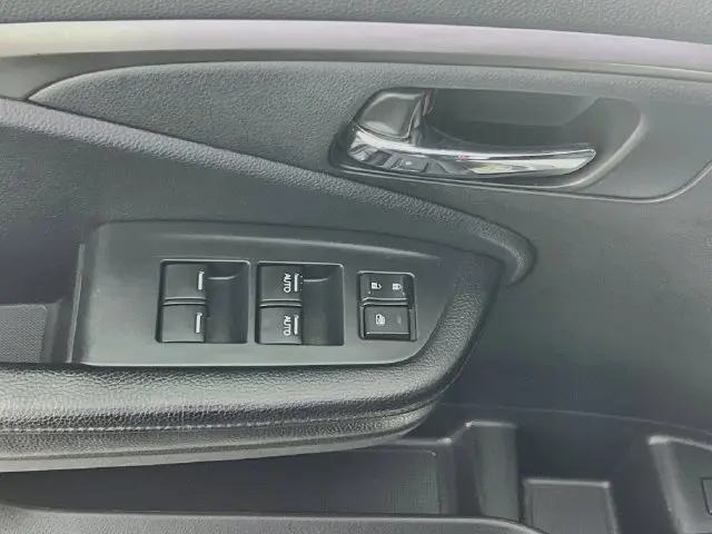2018 Honda Pilot - $17,900