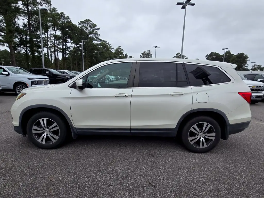 2017 Honda Pilot - $18,890