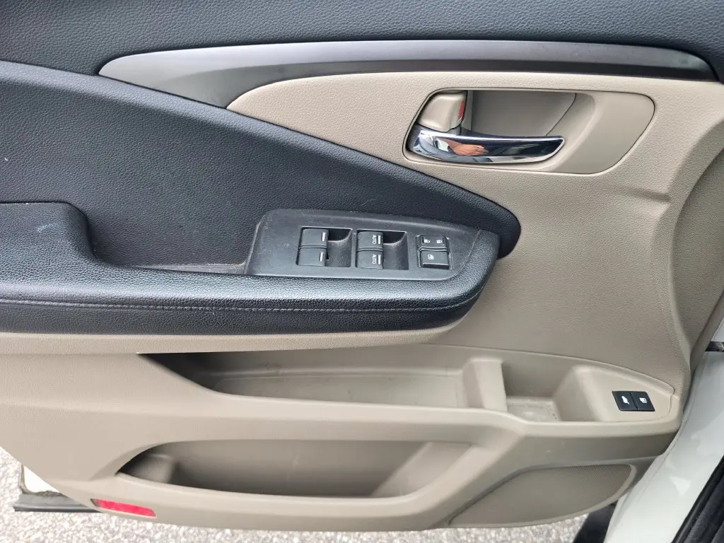 2017 Honda Pilot - $18,890