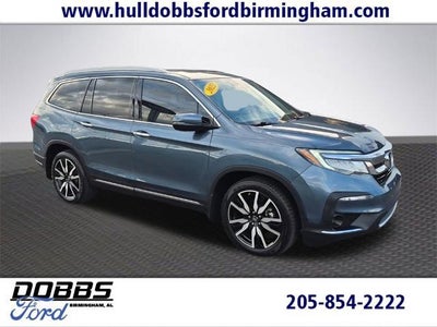 Photo of a 2022 Honda Pilot Touring 4DR SUV W/REAR Captain's Chairs for sale