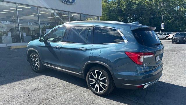 2019 Honda Pilot Touring w/Rear Captain's Chairs