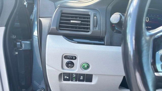2019 Honda Pilot Touring w/Rear Captain's Chairs