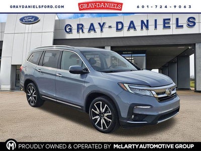 2022 Honda Pilot Touring 4DR SUV W/REAR Captain's Chairs