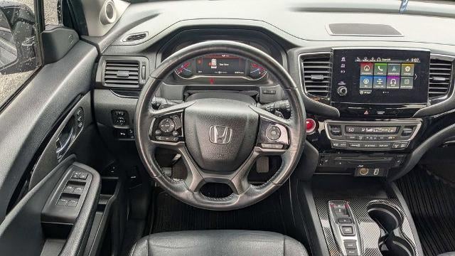 2022 Honda Pilot Touring w/Rear Captain's Chairs