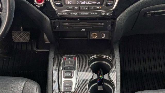 2022 Honda Pilot Touring w/Rear Captain's Chairs