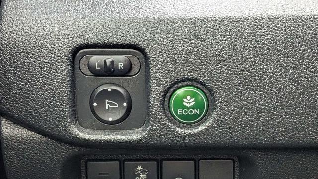 2022 Honda Pilot Touring w/Rear Captain's Chairs