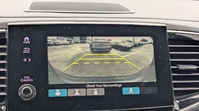 2022 Honda Pilot Touring w/Rear Captain's Chairs