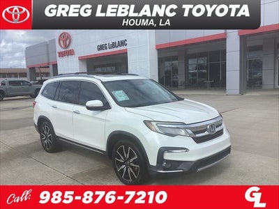 2019 Honda Pilot Touring 4DR SUV W/REAR Captain's Chairs