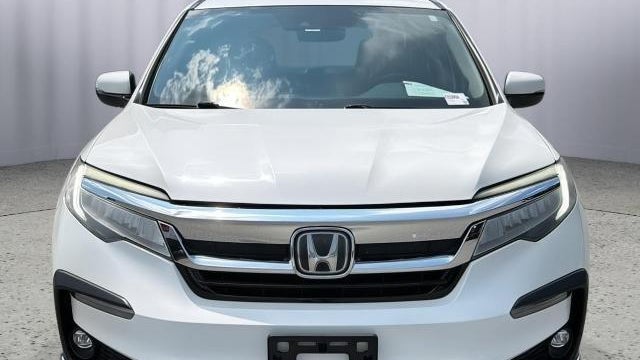 2019 Honda Pilot Touring w/Rear Captain's Chairs
