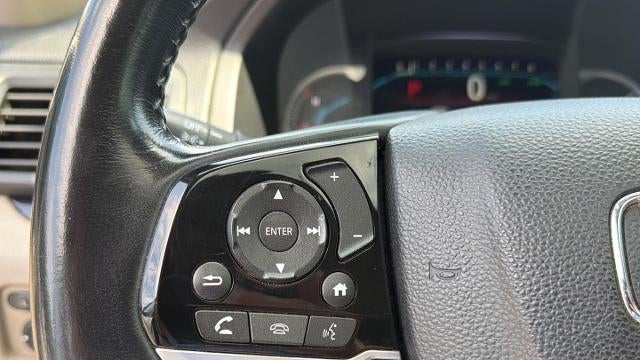 2019 Honda Pilot Touring w/Rear Captain's Chairs