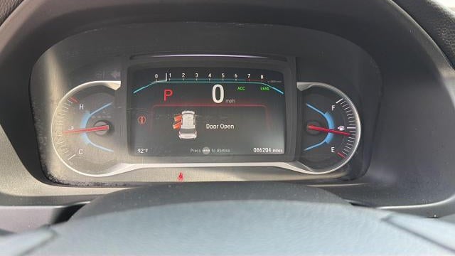 2019 Honda Pilot Touring w/Rear Captain's Chairs