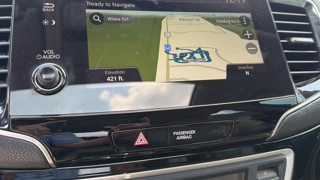 2019 Honda Pilot Touring w/Rear Captain's Chairs