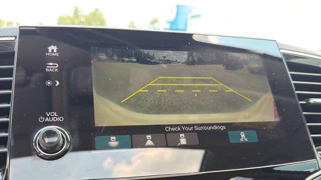 2019 Honda Pilot Touring w/Rear Captain's Chairs