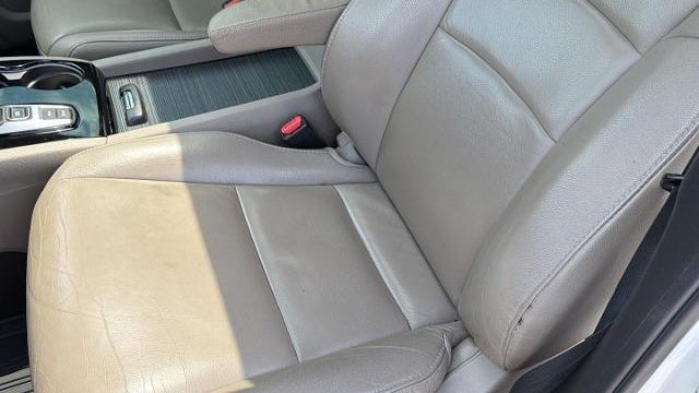 2019 Honda Pilot Touring w/Rear Captain's Chairs