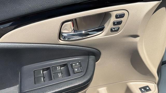 2019 Honda Pilot Touring w/Rear Captain's Chairs