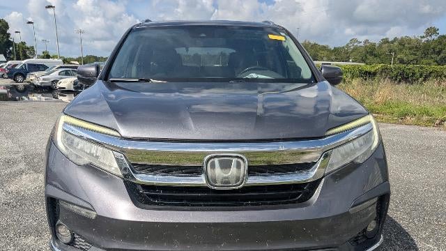 2019 Honda Pilot Touring w/Rear Captain's Chairs