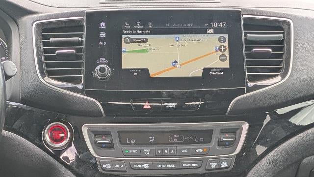 2019 Honda Pilot Touring w/Rear Captain's Chairs