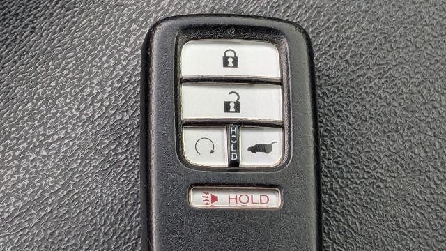 2019 Honda Pilot Touring w/Rear Captain's Chairs