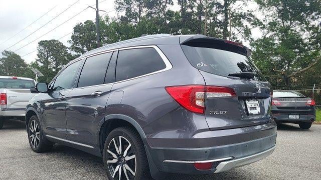 2020 Honda Pilot Touring w/Rear Captain's Chairs