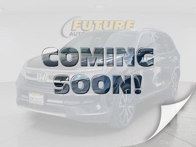 2019 Honda Pilot Touring 4DR SUV W/REAR Captain's Chairs