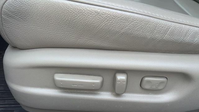 2021 Honda Pilot Touring w/Rear Captain's Chairs