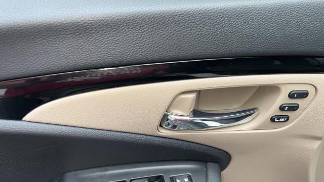 2021 Honda Pilot Touring w/Rear Captain's Chairs