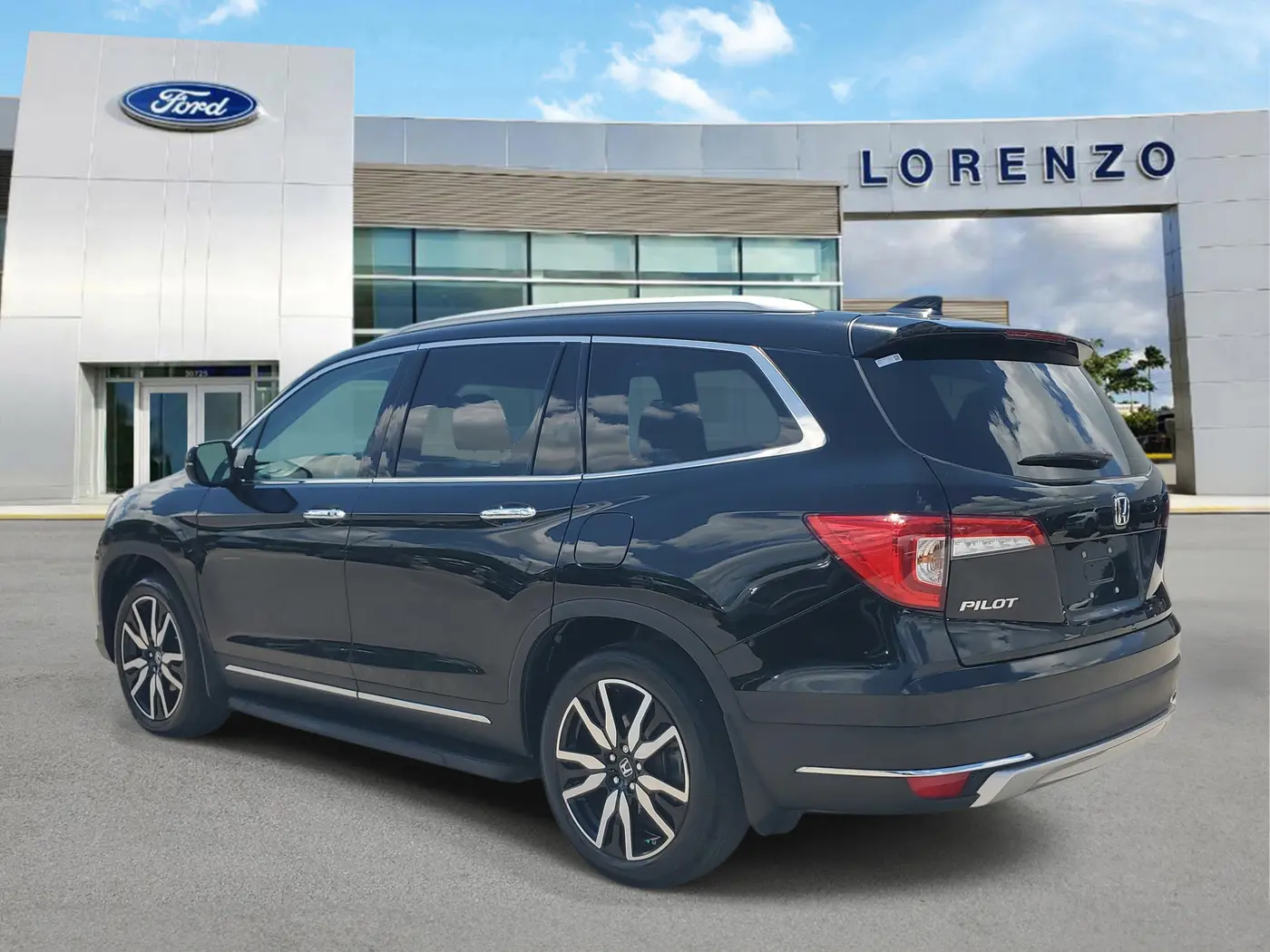 2022 Honda Pilot - $24,990