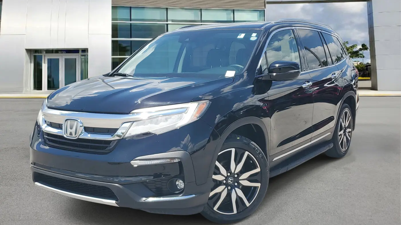 Preowned 2022 Honda Pilot Touring w/Rear Captain's Chairs for Sale