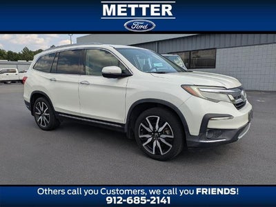 2019 Honda Pilot Touring 4DR SUV W/REAR Captain's Chairs