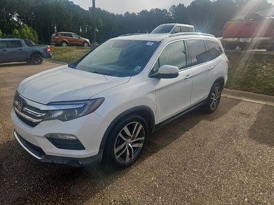 Photo of a 2017 Honda Pilot Touring 4DR SUV for sale